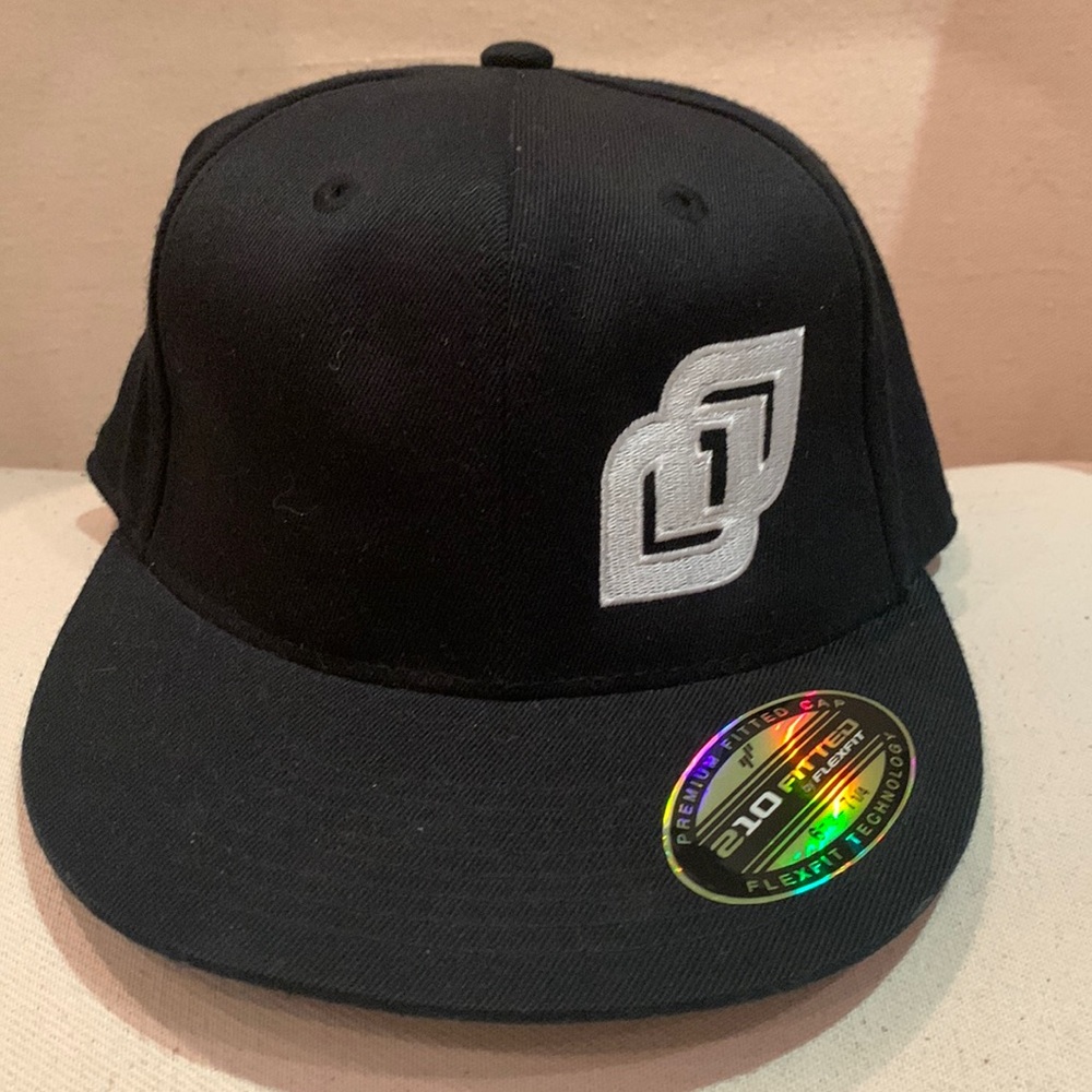 210 Fitted 6 7/8 - 7 1/4 Black Hat